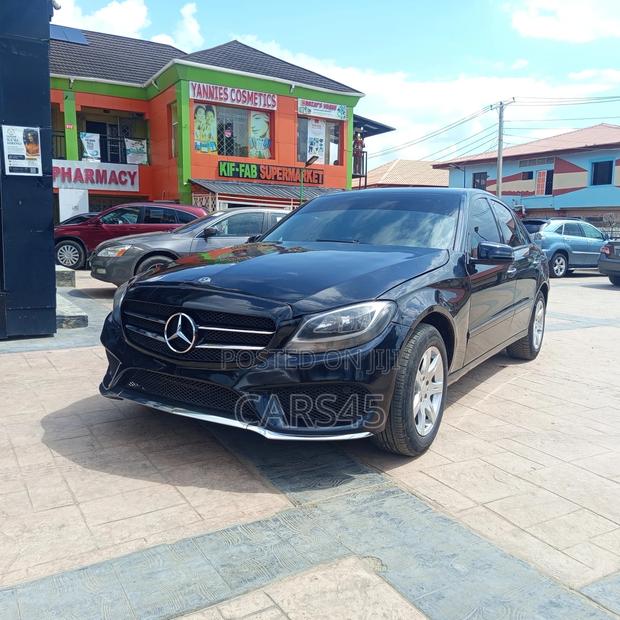 Mercedes-Benz C300 2016 Black
