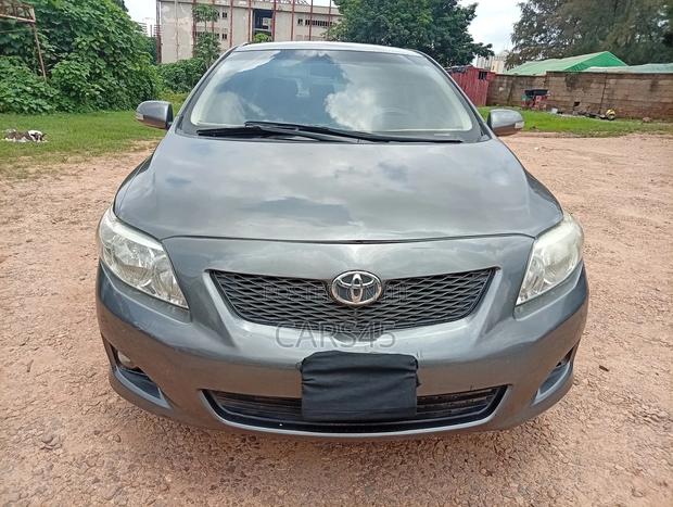 Toyota Corolla 2010 Gray