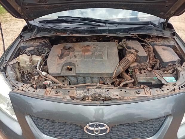 Toyota Corolla 2010 Gray