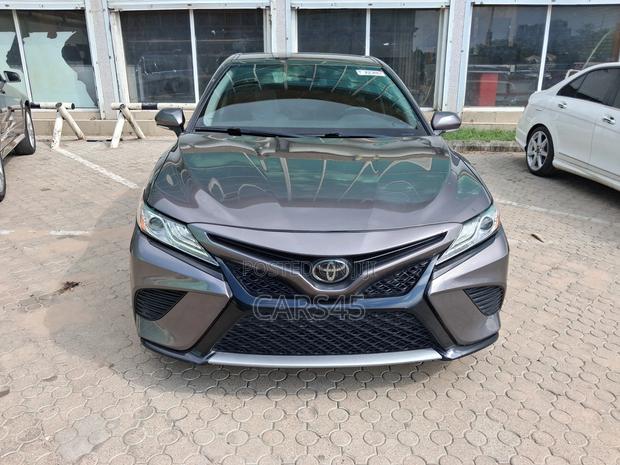 Toyota Camry 2019 Gray