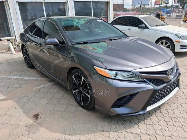 Toyota Camry 2019 Gray