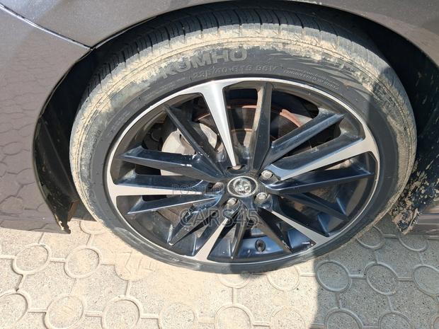 Toyota Camry 2019 Gray