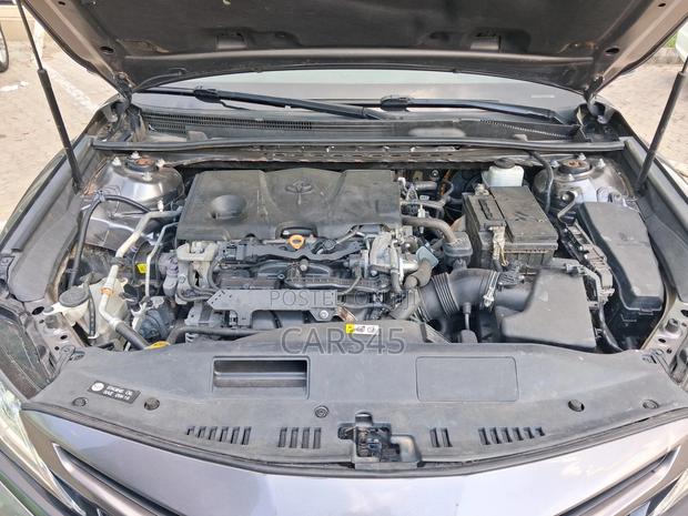 Toyota Camry 2019 Gray