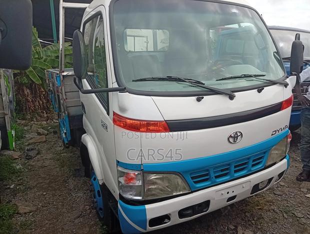 Toyota Dyna 2015 White