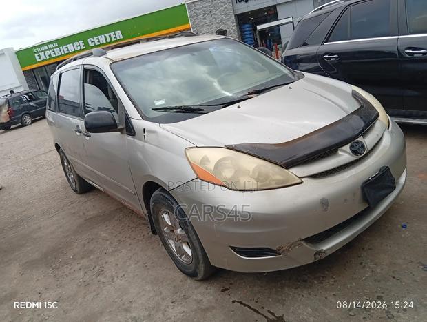 Toyota Sienna 2006 Silver