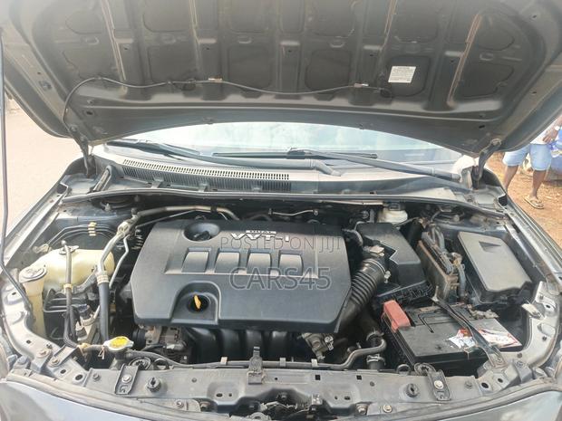 Toyota Corolla 2010 Gray