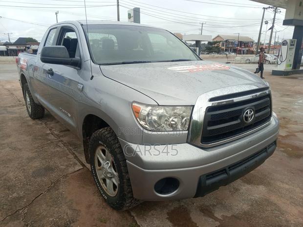 Toyota Tundra 2009 Gray