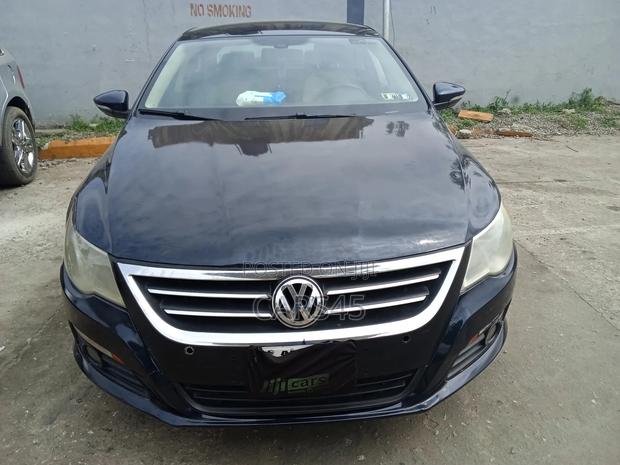 Volkswagen Passat 2012 Blue
