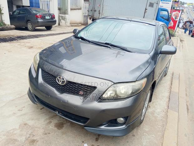 Toyota Corolla 2009 Gray