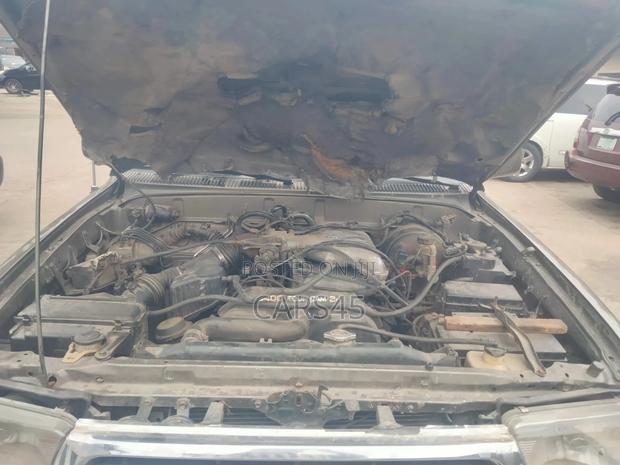 Toyota 4-Runner 2000 Gray