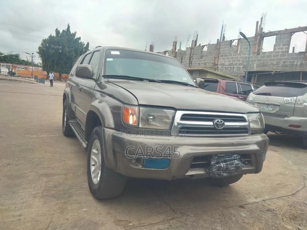 Toyota 4-Runner 2000 Gray