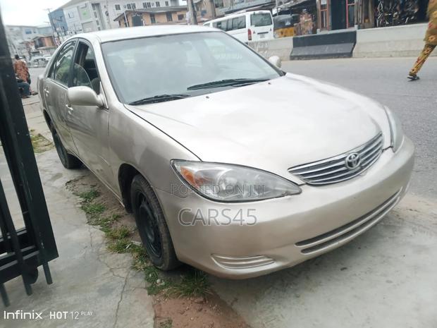 Toyota Camry 2003 Gold