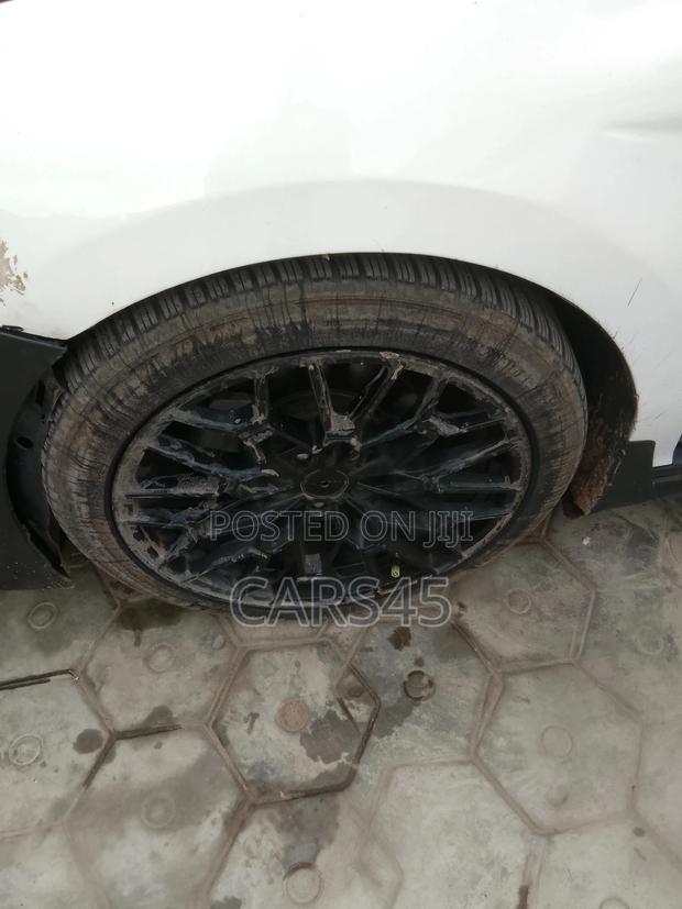 Toyota Camry 2019 White
