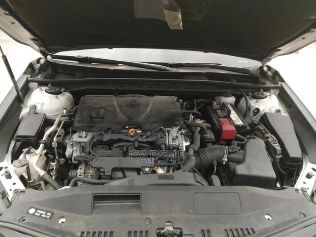 Toyota Camry 2019 White