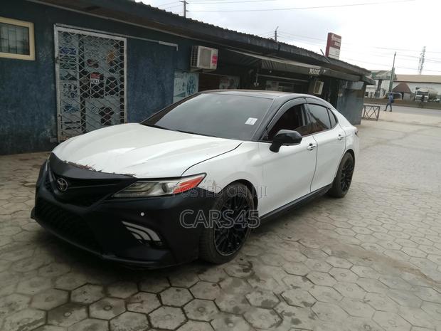 Toyota Camry 2019 White