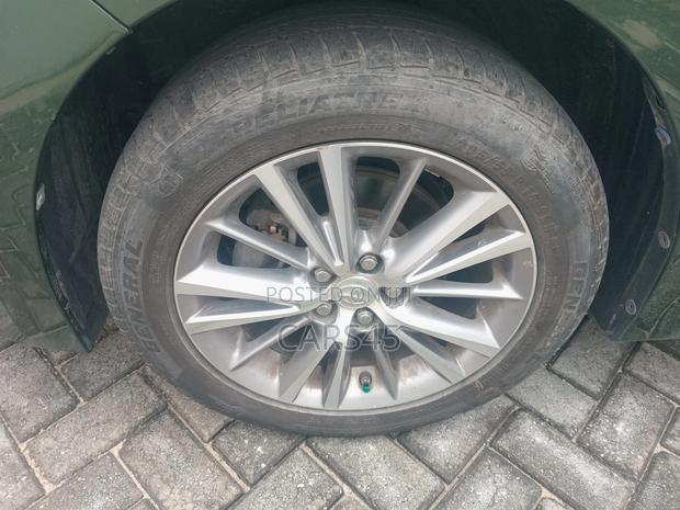Toyota Corolla 2015 Green