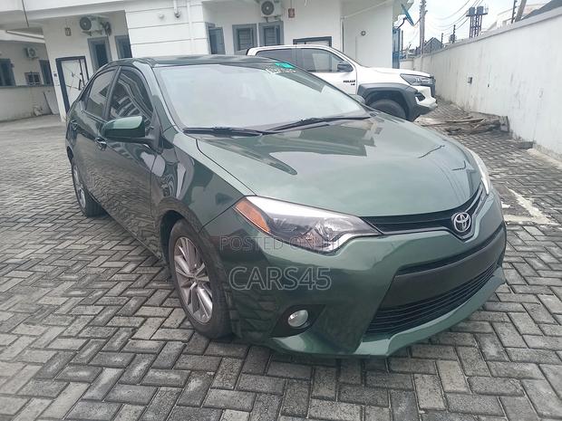 Toyota Corolla 2015 Green