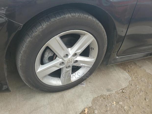 Toyota Camry SE 4dr Sedan (2.5L 4cyl 6A) 2013 Black