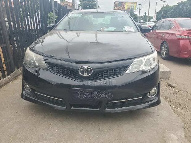 Toyota Camry SE 4dr Sedan (2.5L 4cyl 6A) 2013 Black