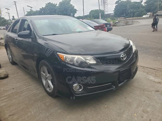 Toyota Camry SE 4dr Sedan (2.5L 4cyl 6A) 2013 Black