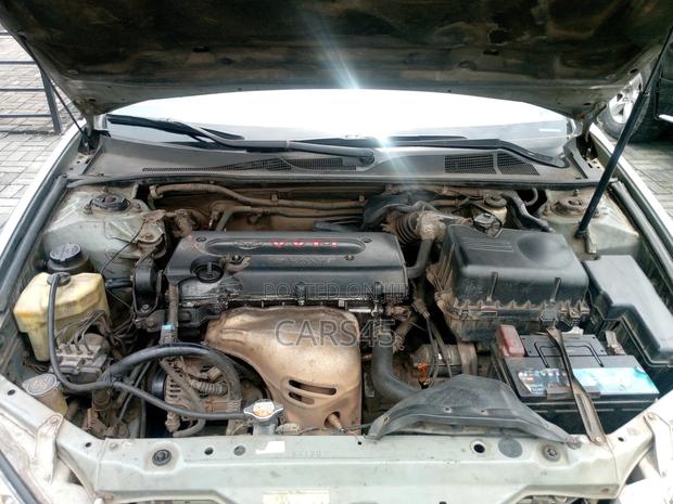 Toyota Camry 2004 Silver