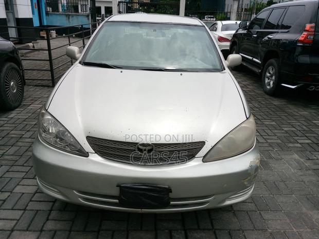 Toyota Camry 2004 Silver