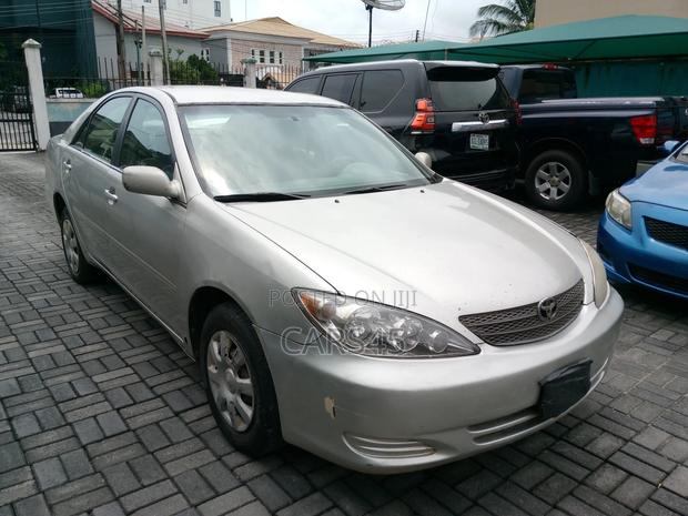 Toyota Camry 2004 Silver