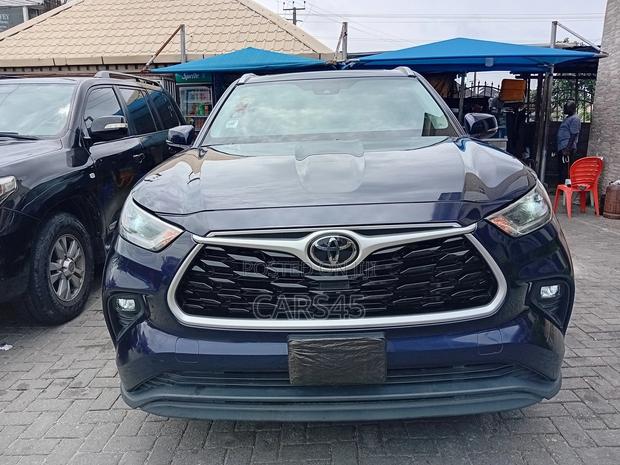 Toyota Highlander 2021 Blue