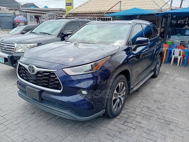 Toyota Highlander 2021 Blue
