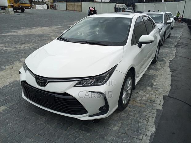 Toyota Corolla 2019 White