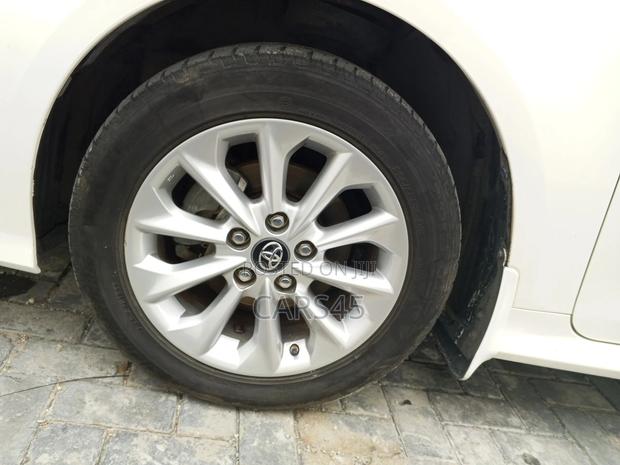 Toyota Corolla 2019 White