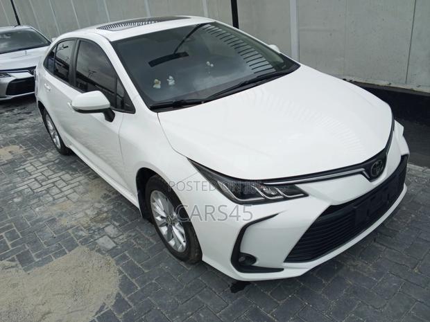 Toyota Corolla 2019 White