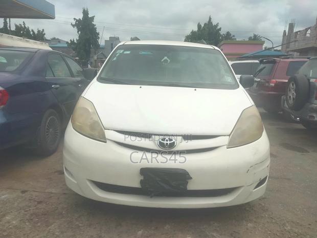 Toyota Sienna 2007 White