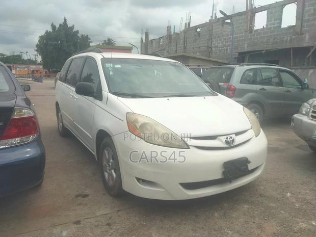 Toyota Sienna 2007 White