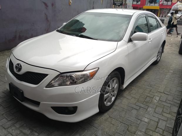 Toyota Camry 2010 White