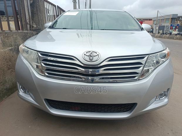 Toyota Venza 2011 Silver