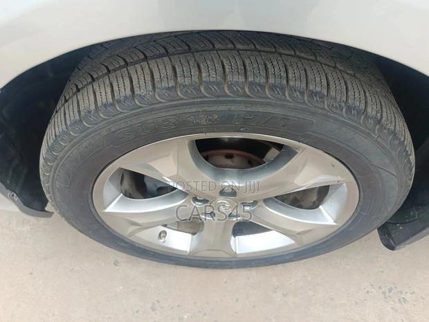 Toyota Venza 2011 Silver