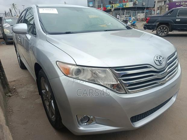 Toyota Venza 2011 Silver