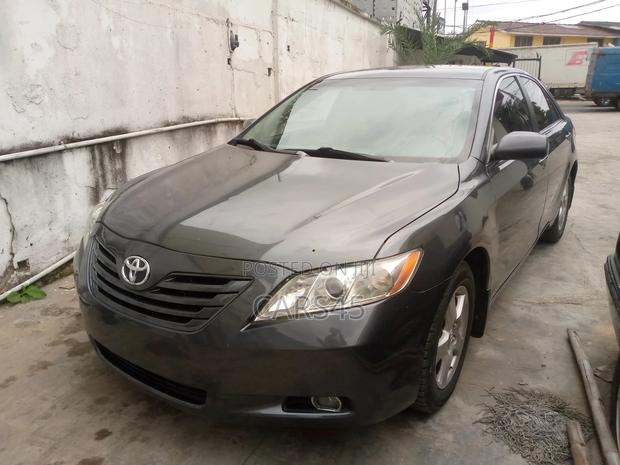 Toyota Camry LE 4dr Sedan (2.4L 4cyl 5A) 2009 Gray