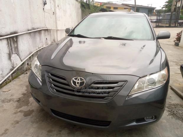 Toyota Camry LE 4dr Sedan (2.4L 4cyl 5A) 2009 Gray