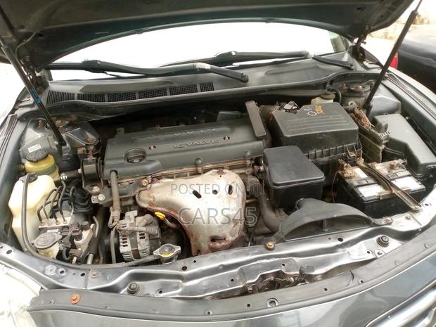 Toyota Camry LE 4dr Sedan (2.4L 4cyl 5A) 2009 Gray