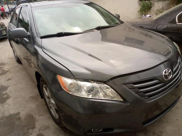 Toyota Camry LE 4dr Sedan (2.4L 4cyl 5A) 2009 Gray