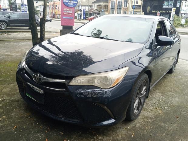 Toyota Camry LE 4dr Sedan (2.5L 4cyl 6A) 2015 Blue