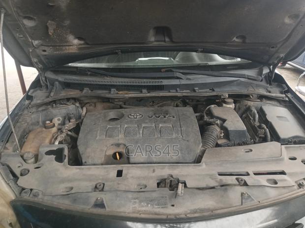 Toyota Corolla LE 4dr Sedan (1.8L 4cyl 4A) 2012 Black