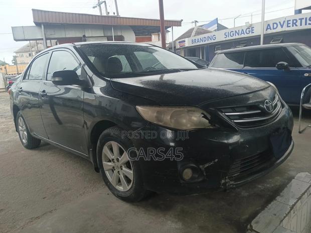 Toyota Corolla LE 4dr Sedan (1.8L 4cyl 4A) 2012 Black