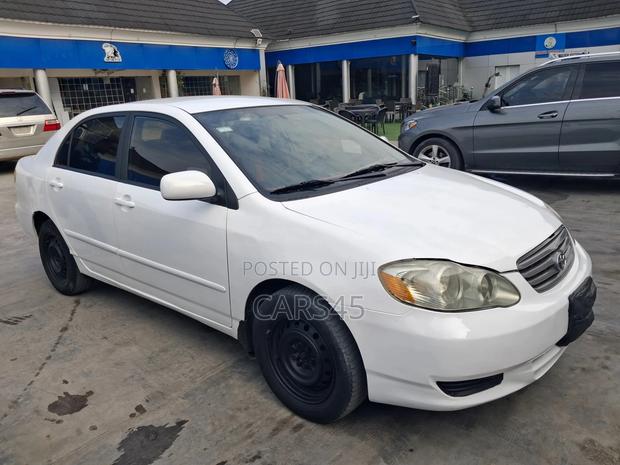 Toyota Corolla 2003 White