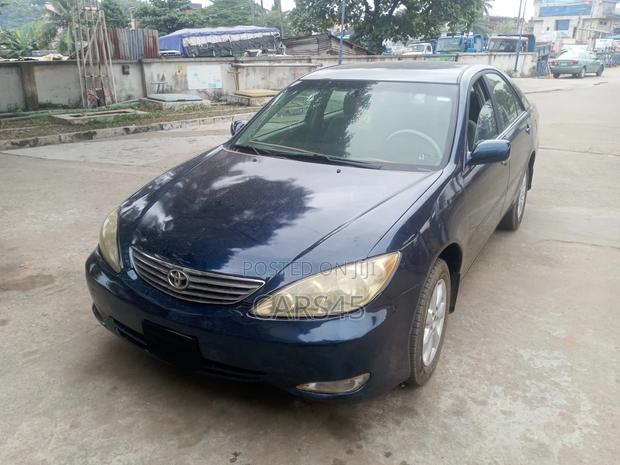 Toyota Camry 2005 Blue