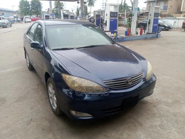 Toyota Camry 2005 Blue