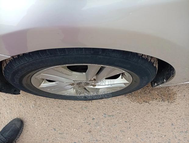 Hyundai Elantra 2019 Silver