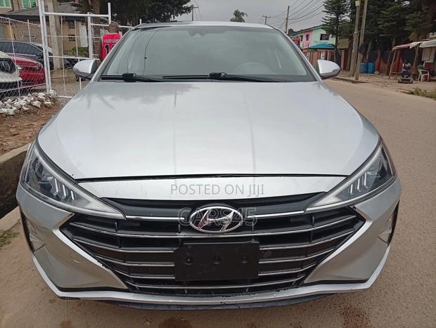 Hyundai Elantra 2019 Silver